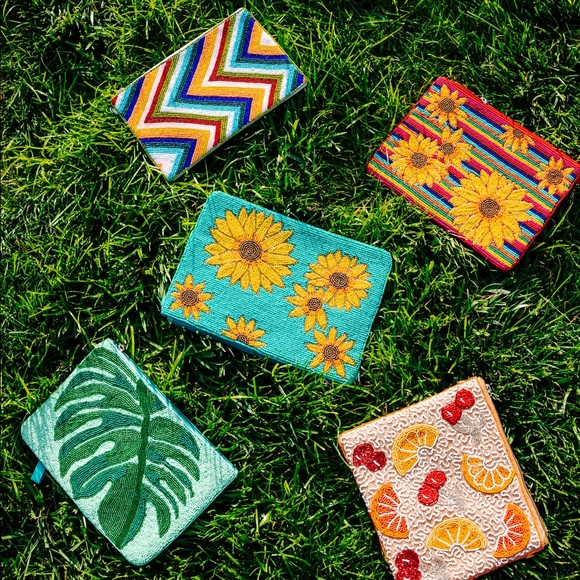 Beautiful Palm Leave BEADED CLUTCH/CROSSBODY - Picture 3 of 4